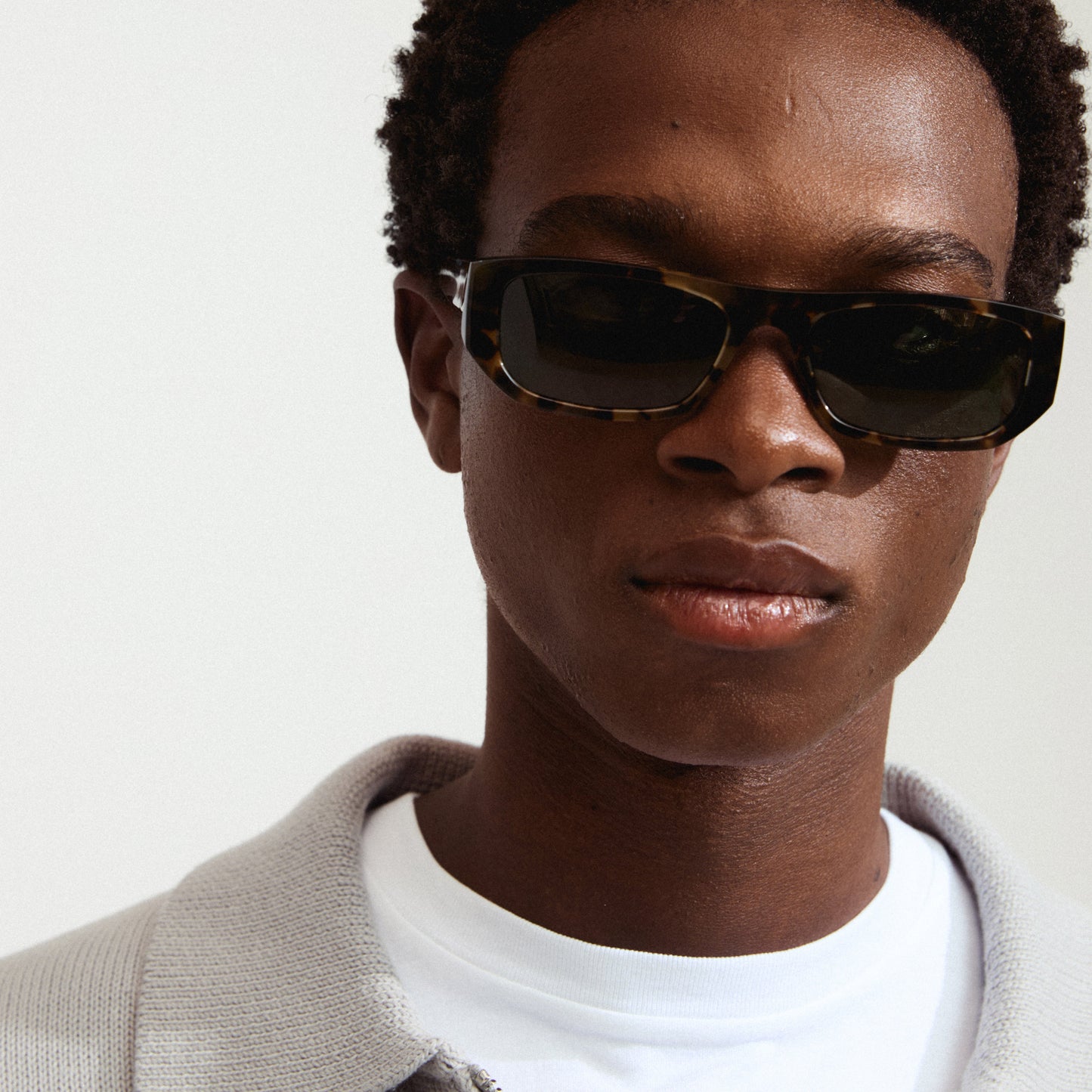 AINSLEY solbriller tortoise-brun