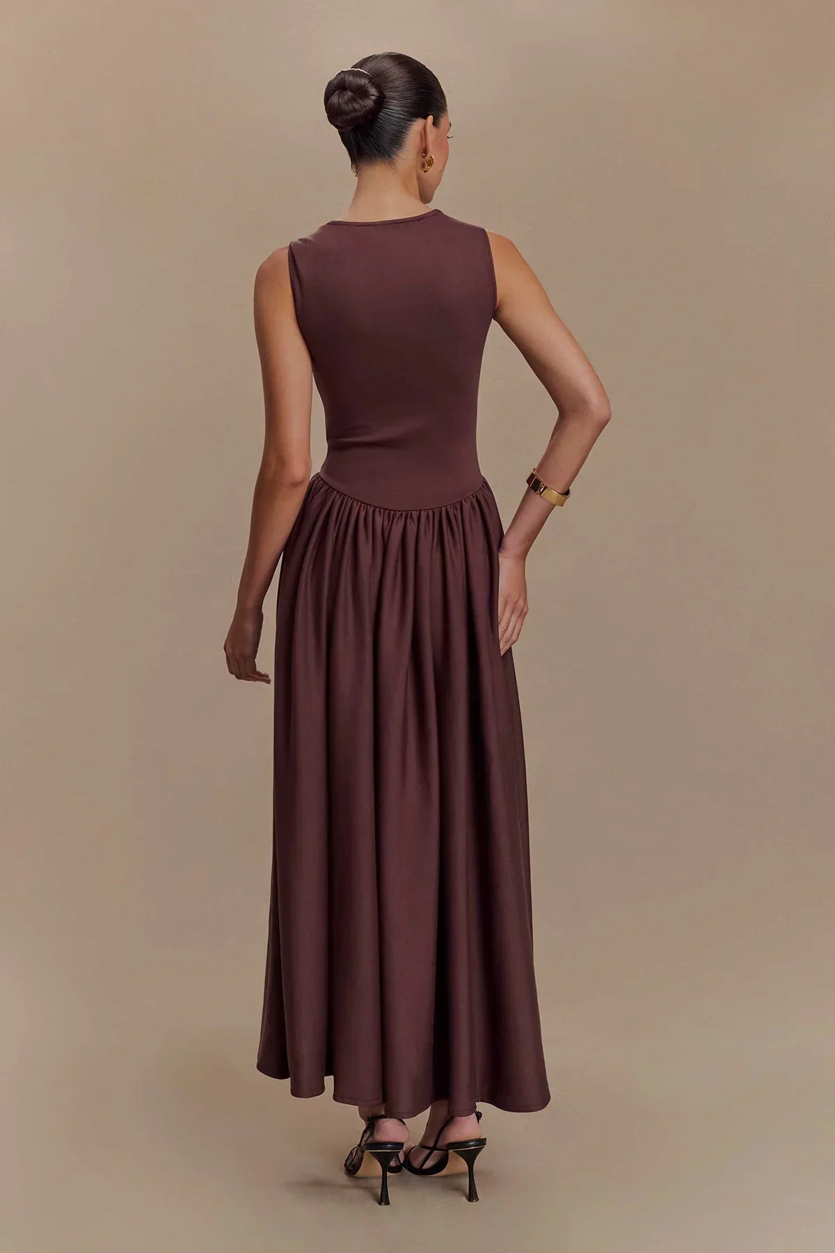 Vestido Midi Línea Serena - Marrón Cacao