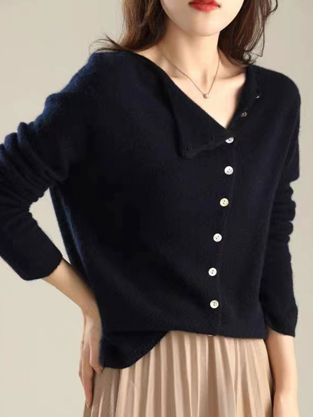 Ynessa | Chic og komfortabel knappet cardigan