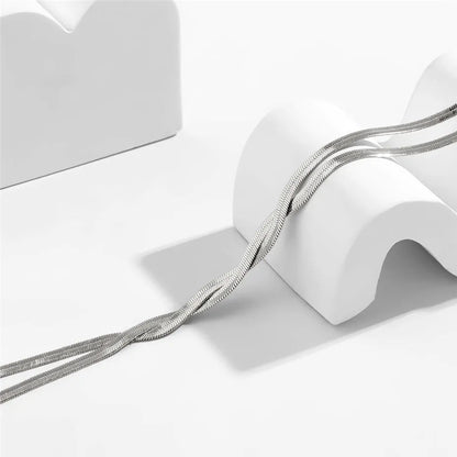 Elegant langt halskjede med justerbart slange-mønster