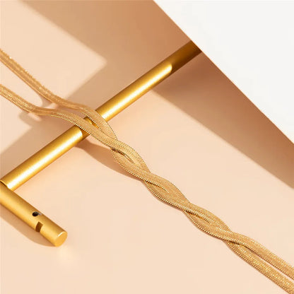 Elegant langt halskjede med justerbart slange-mønster