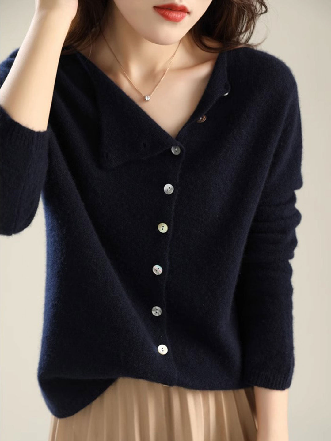 Ynessa | Chic og komfortabel knappet cardigan