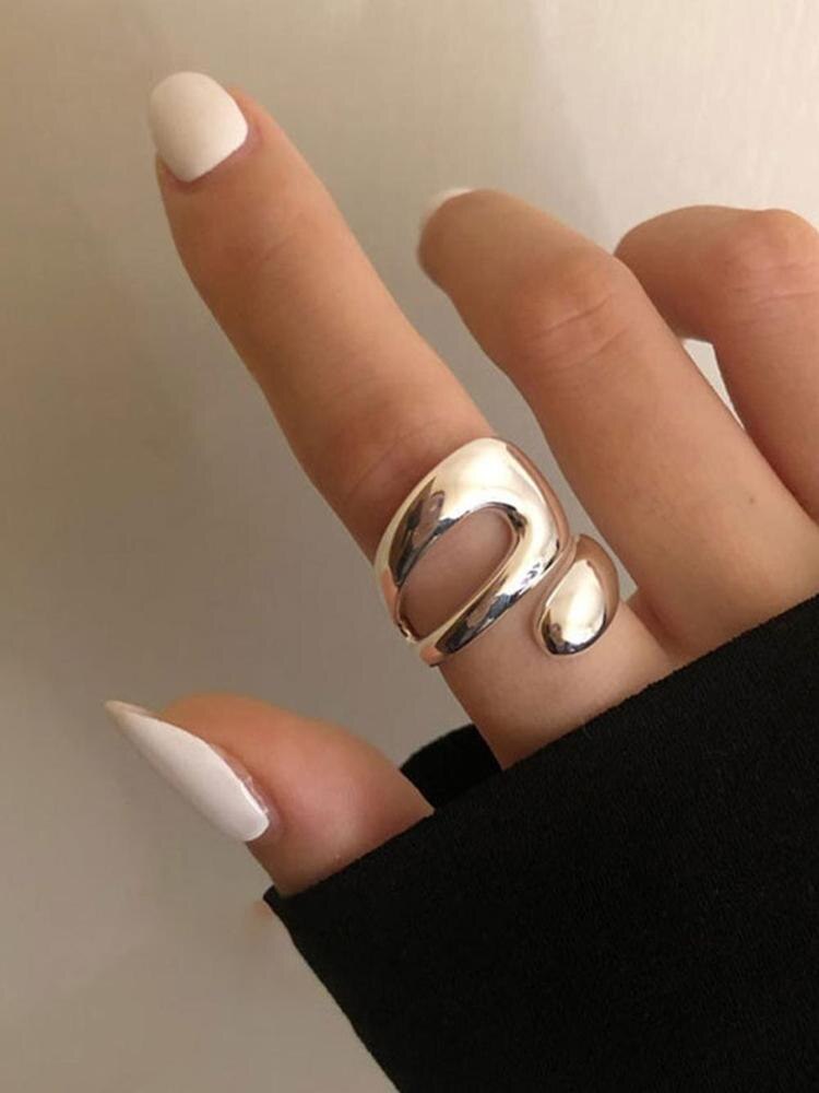 Elegant justerbar ring