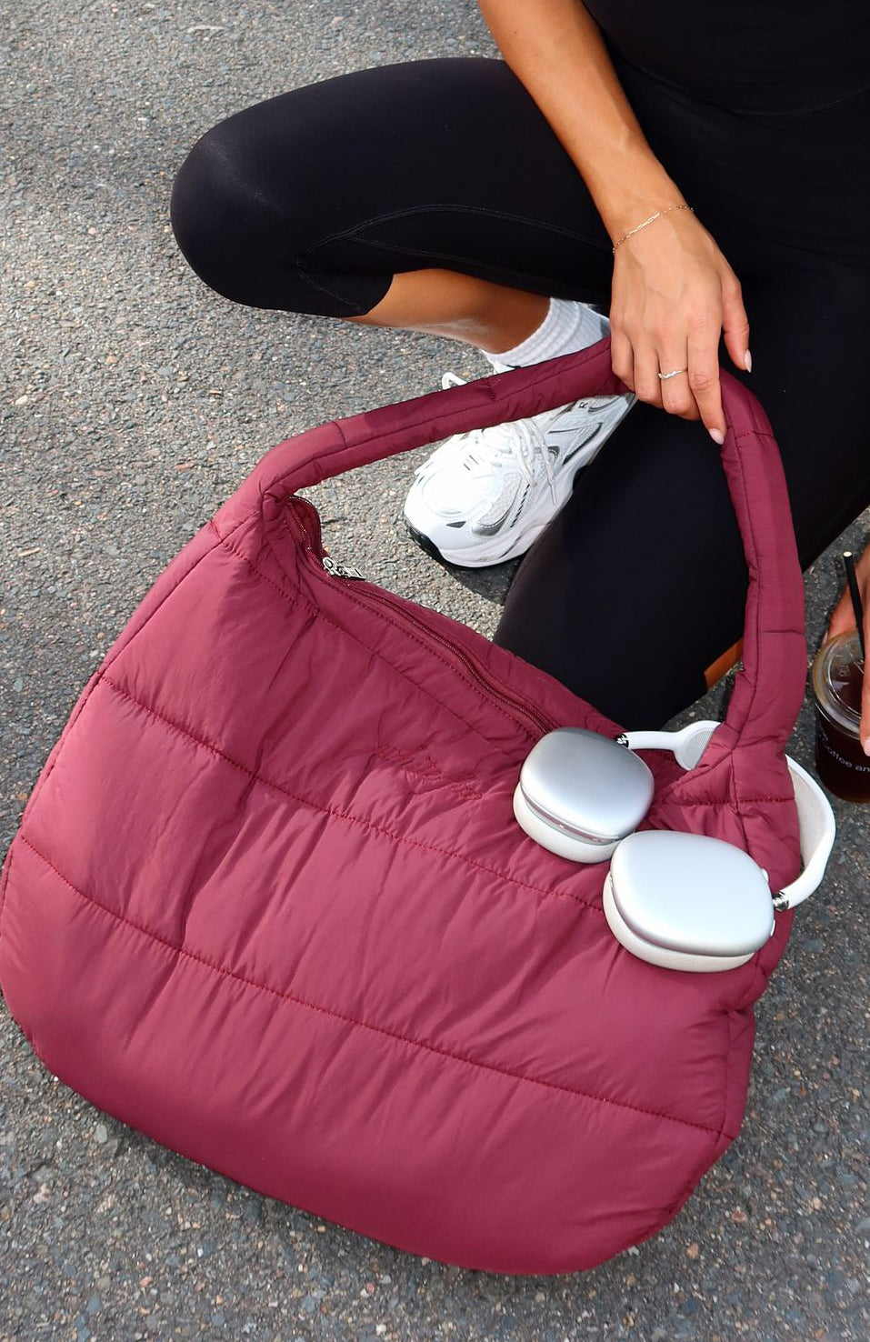 MACIE – Polstret skulderveske med glidelås