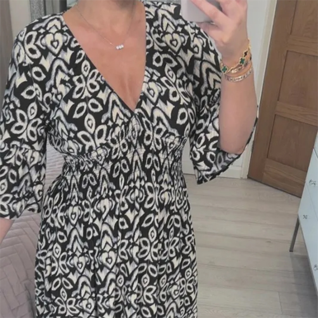 JOLINE - Lang, uformell sommerkjole med V-hals