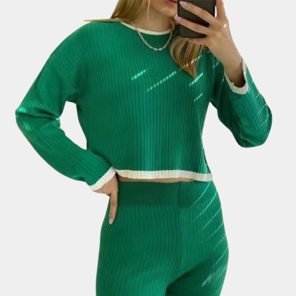 Elegant og komfortabelt to-delt strikkeantrekk for kvinner