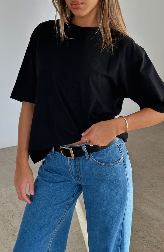 LIVA – Belte i svart med gullspenne