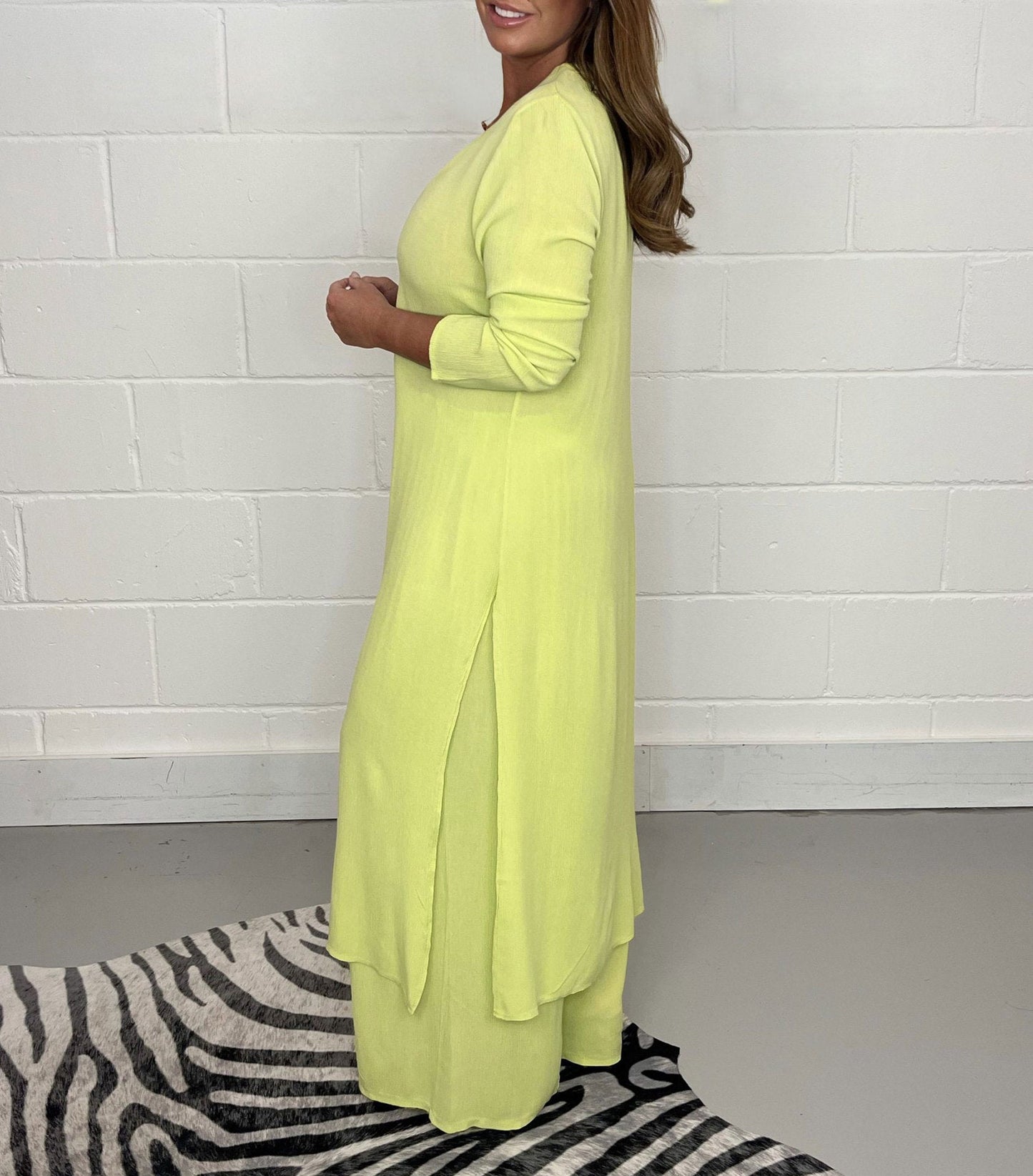 Alejandra - To-delt avslappet sett med V-hals