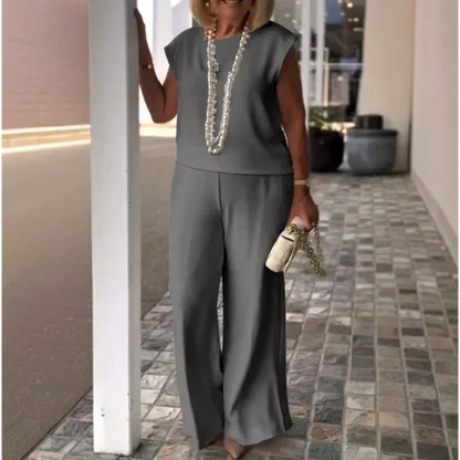 Halsey | To-delt antrekk i enkel stil