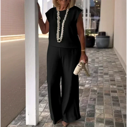 Halsey | To-delt antrekk i enkel stil