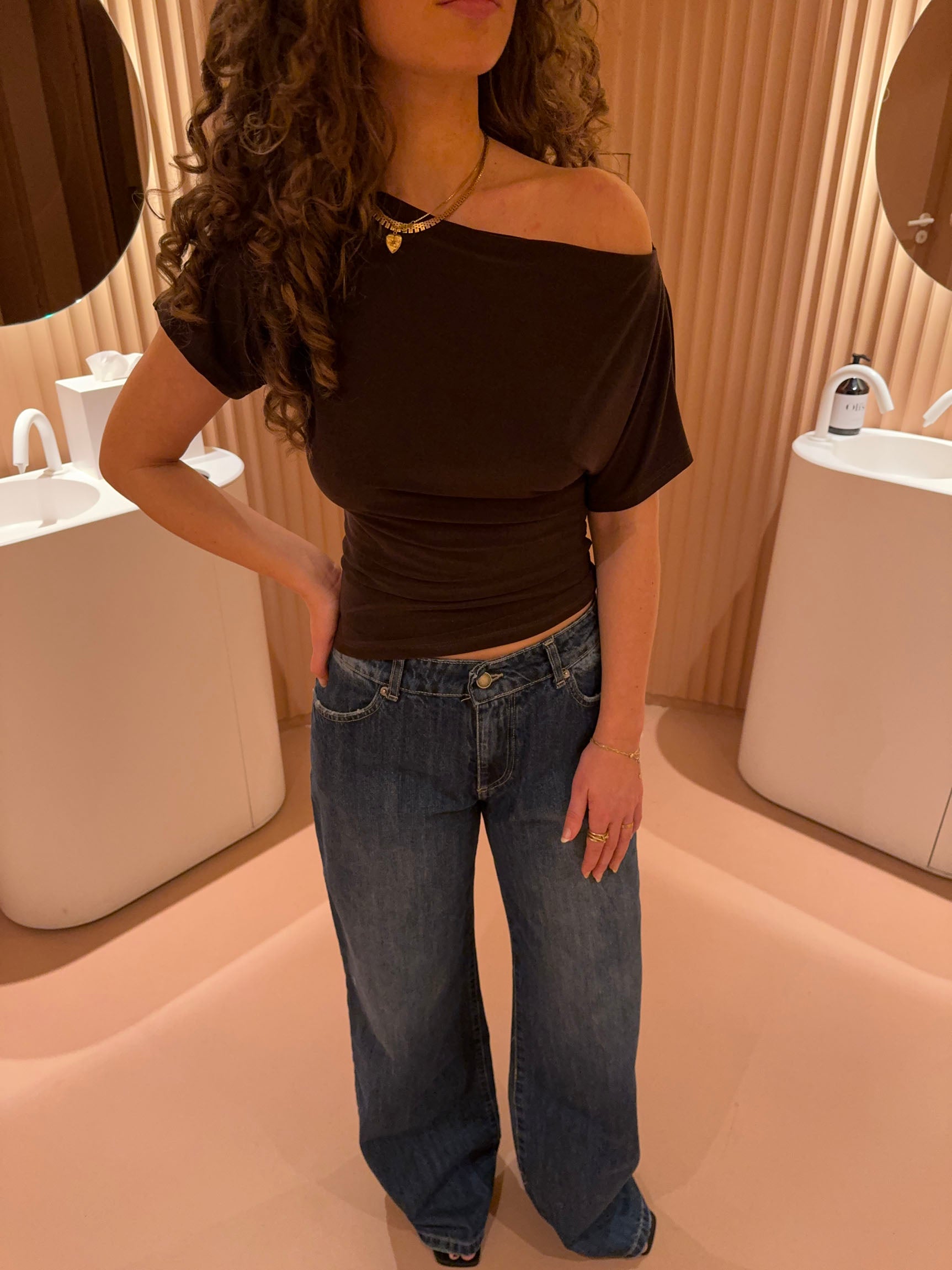 Céline – Elegant base topp