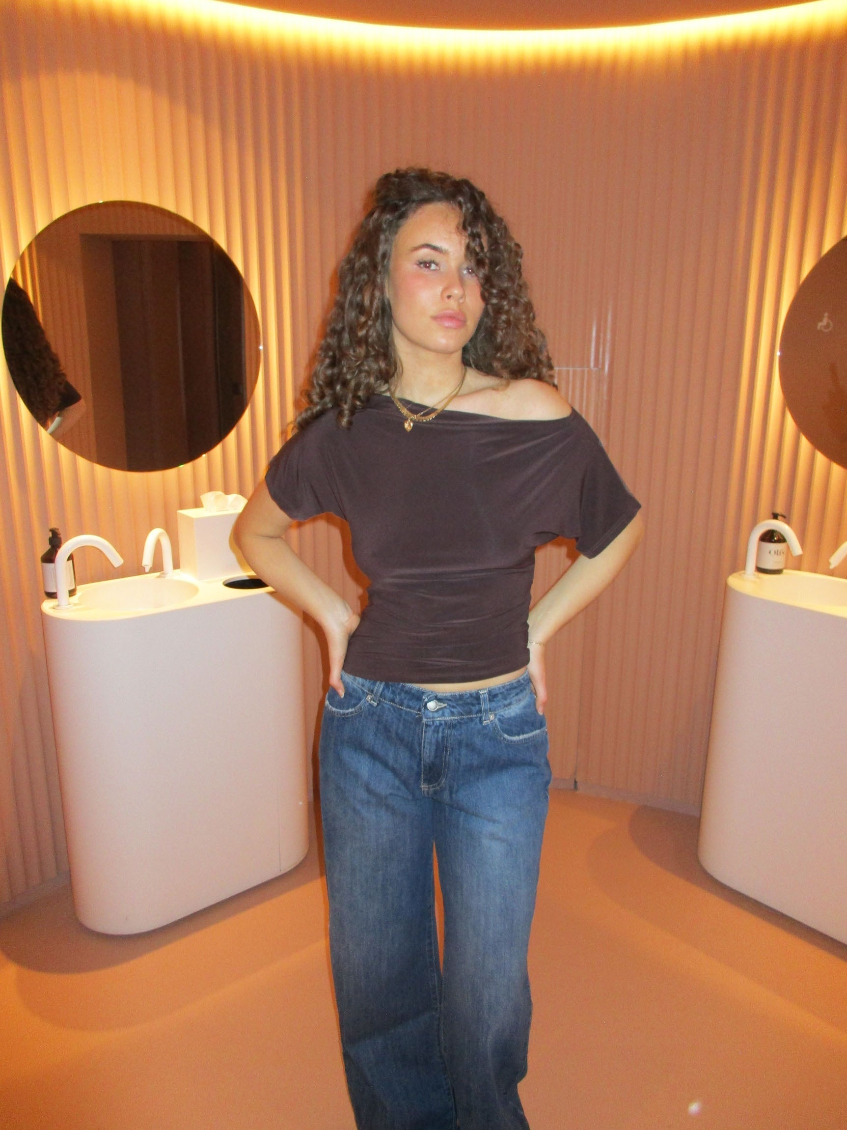 Céline – Elegant base topp