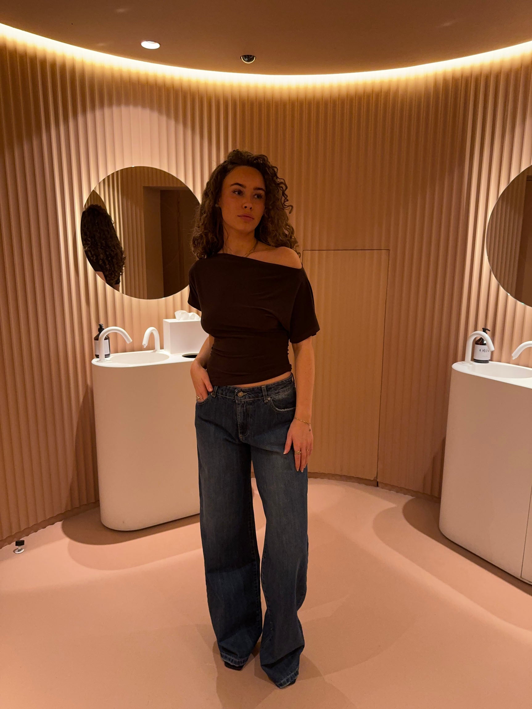 Céline – Elegant base topp