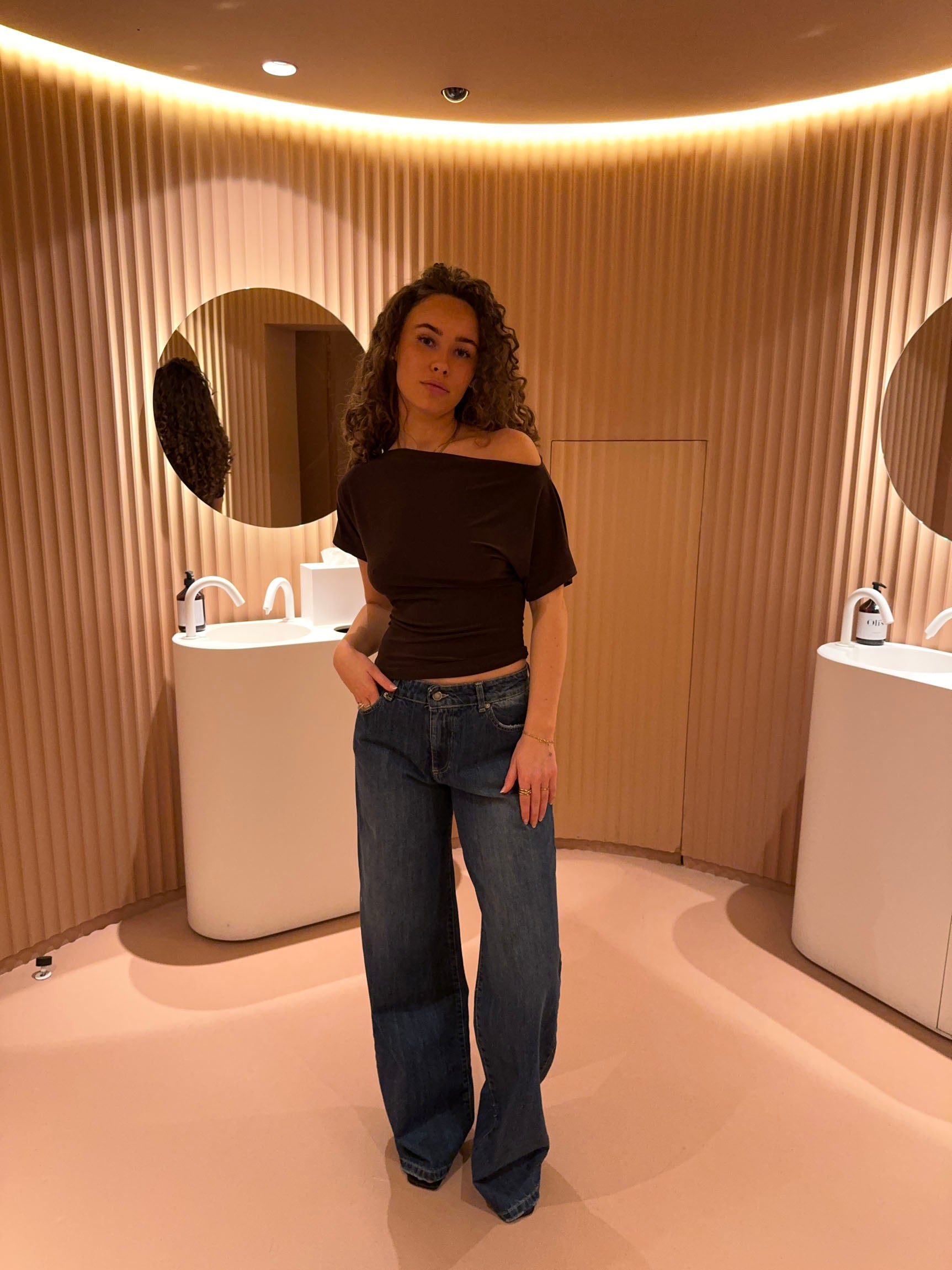 Céline – Elegant base topp