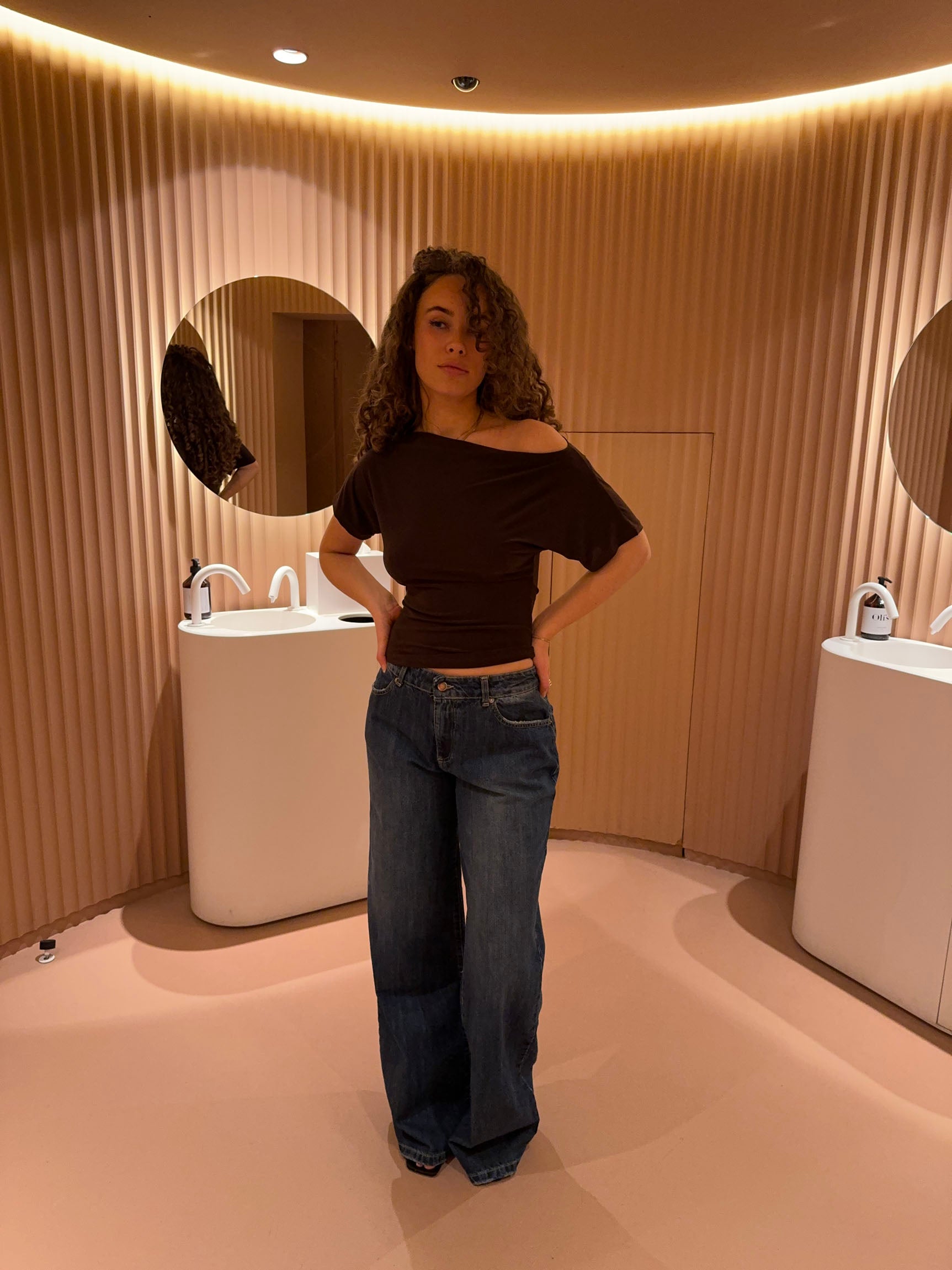 Céline – Elegant base topp