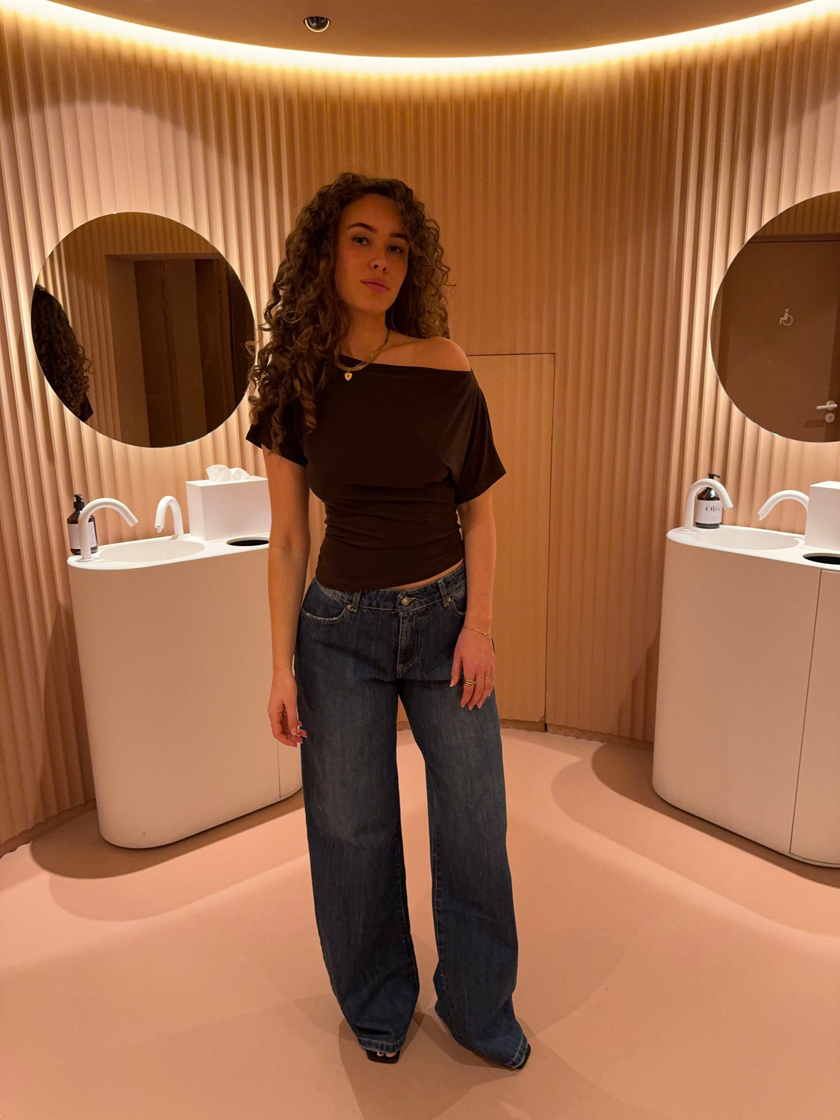 Céline – Elegant base topp