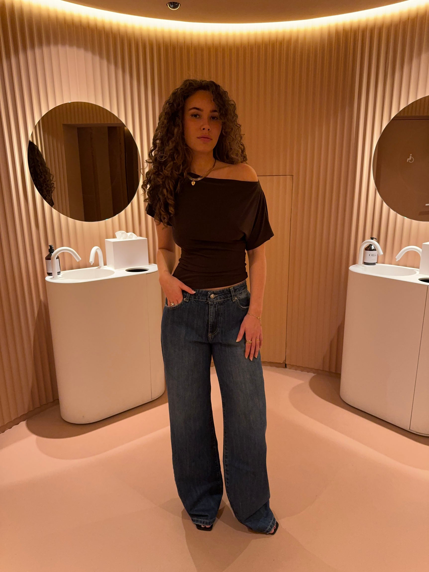 Céline – Elegant base topp